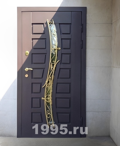 Дверь с изогнутой решеткой Дверь с изогнутой решеткой