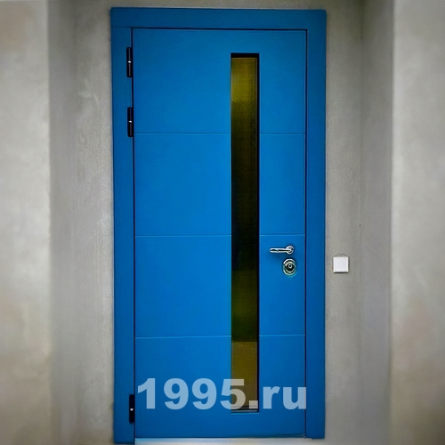 Остекленная дверь синего цвета Остекленная дверь синего цвета